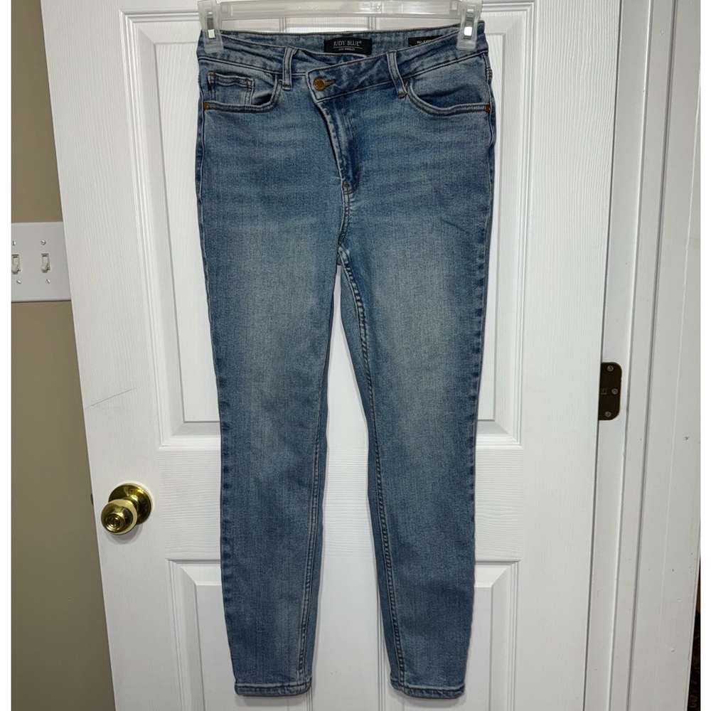 JUDY BLUE Cross Over High Rise Relaxed Fit Jeans Medium Wash Size 5/27 JB88627